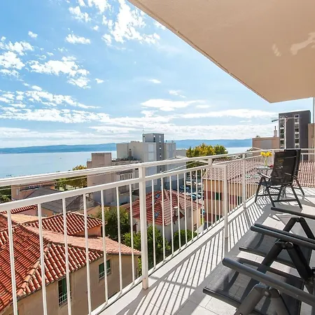 Seaview Flat In The Center Omiš