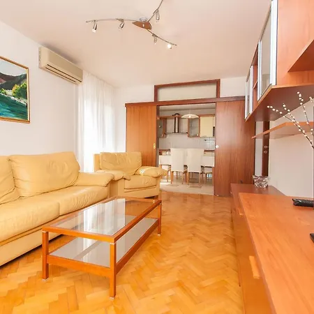 Seaview Flat In The Center